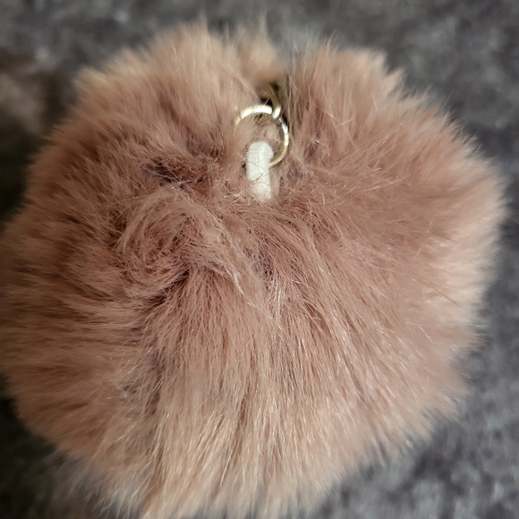 Faux Fur Keychain - Picture 2 of 4